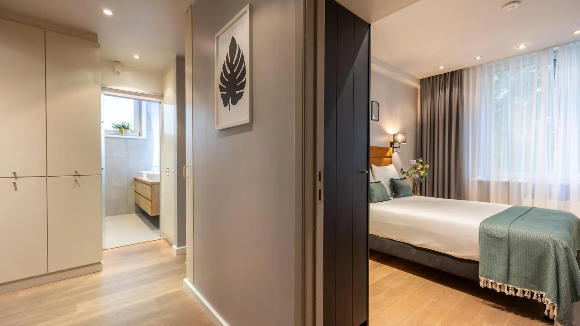 Leonardo Hotel Antwerp The Plaza 4*,  Belgium